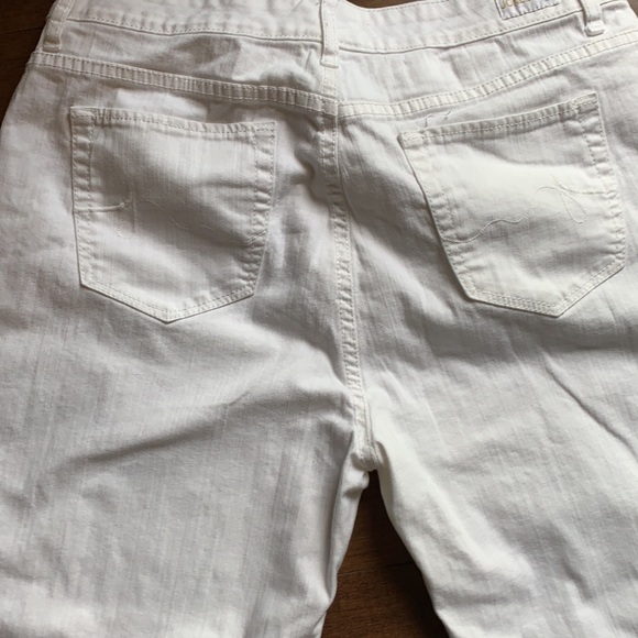 Jones and Co white cropped jeans - Picture 2 of 3